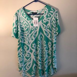 Fun green print tee